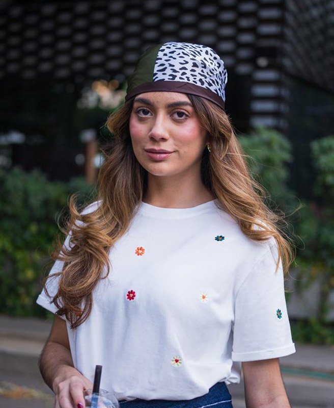 Camiseta Bordada Florecitas Edición Especial - Imagen 2