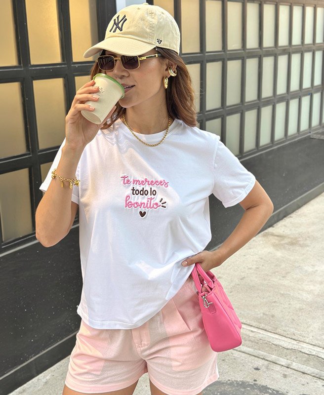 Camiseta Bordada Te Mereces Todo Lo Bonito