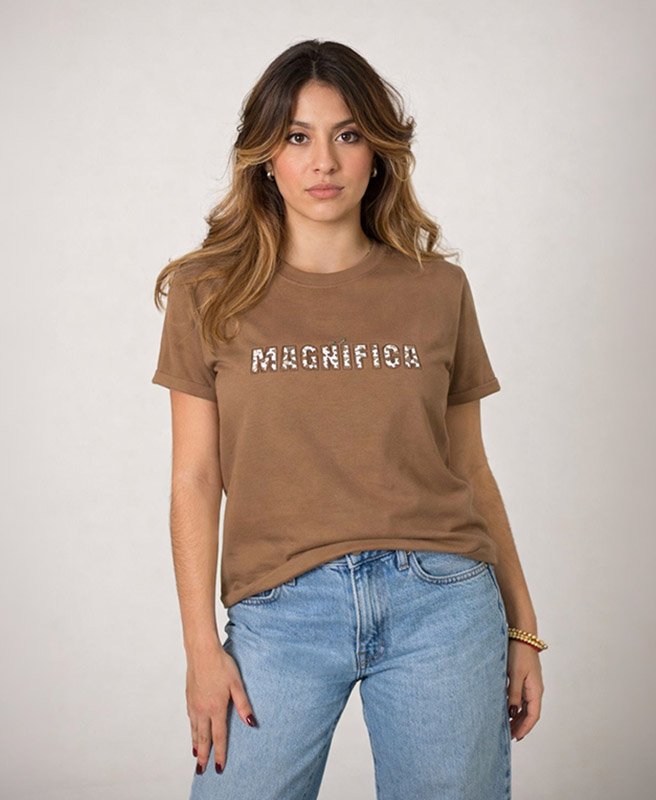 Camiseta Bordada Magnifica