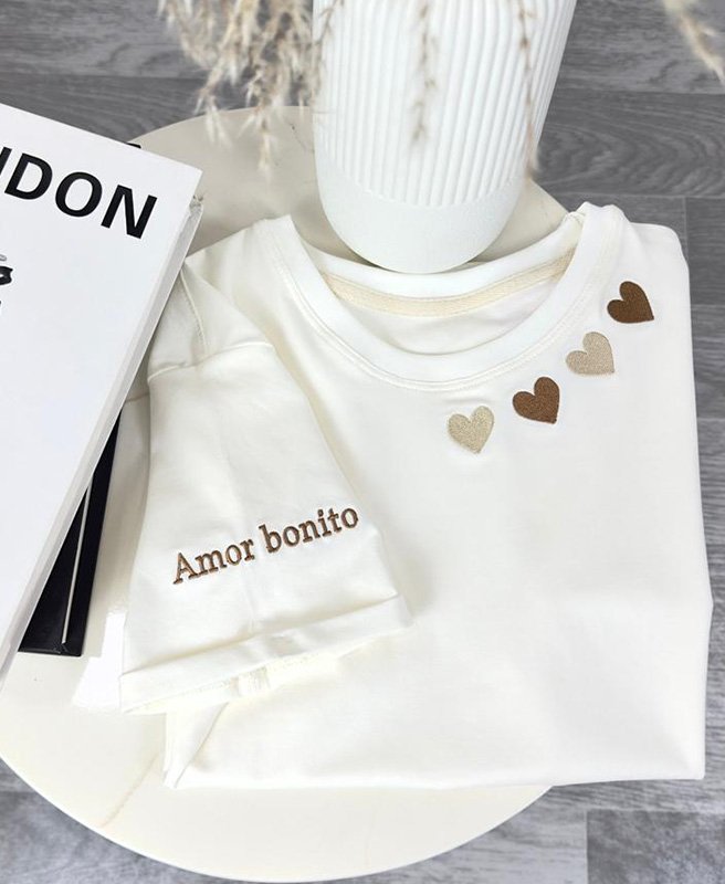 Camiseta Bordada Amor Bonito