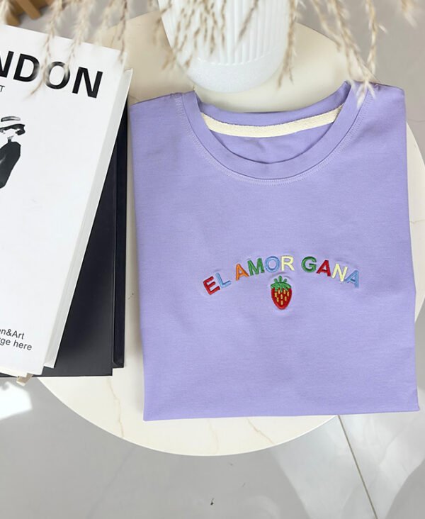 Camiseta  Bordada El Amor Gana