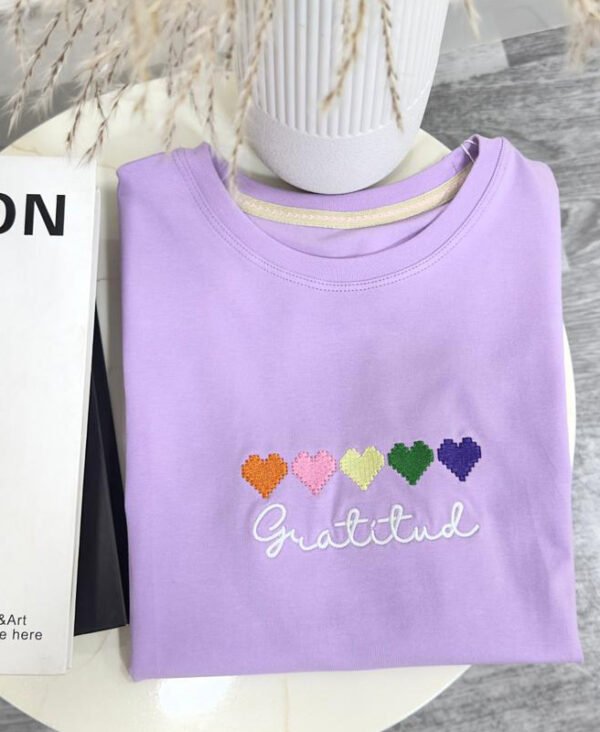 Camiseta  Bordada Gratitud