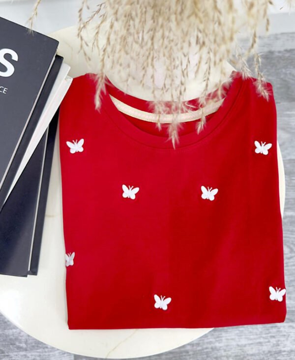 Camiseta Bordada Mariposa Edición Especial