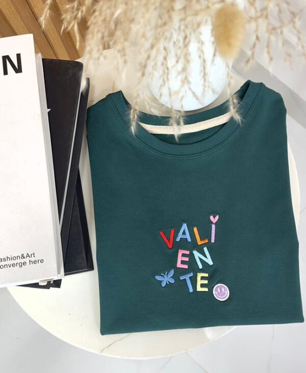 Camiseta Bordada Valiente