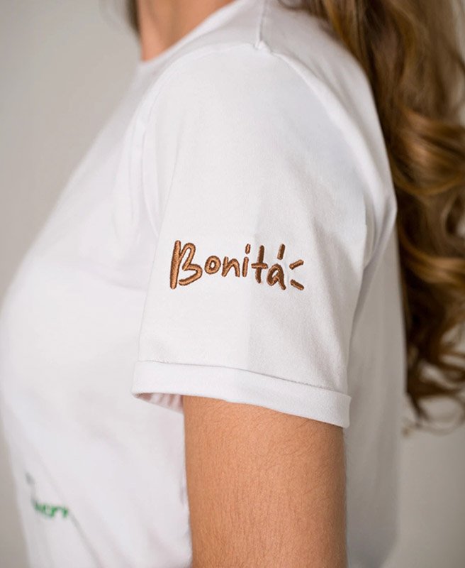 Camiseta Bordada Bonita