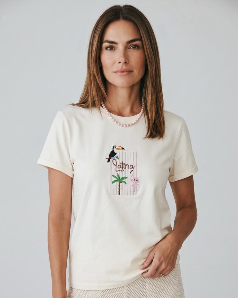 CAMISETA LARGA BORDADA LATINA