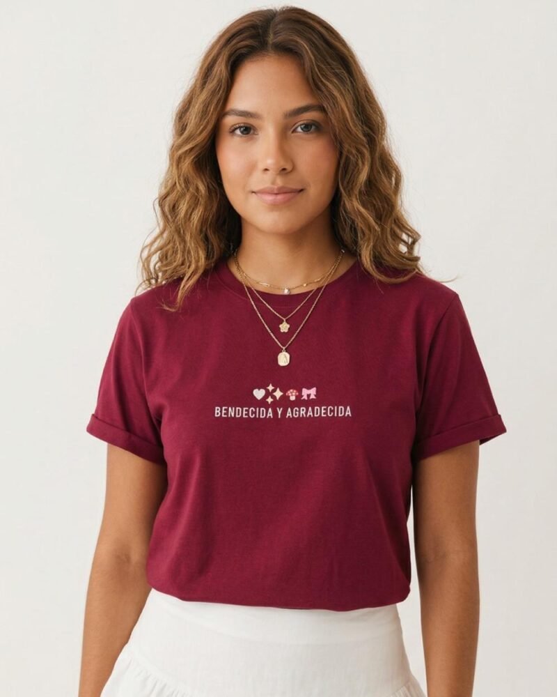 CAMISETA LARGA BORDADA BENDECIDA Y AGRADECIDA