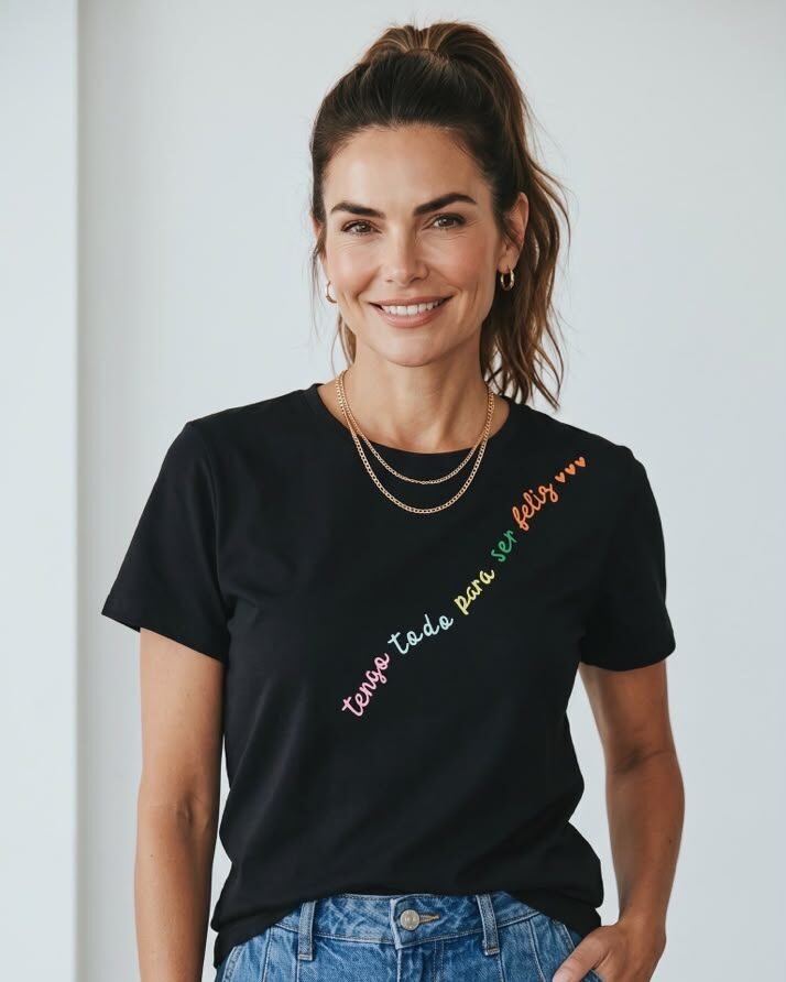 CAMISETA LARGA BORDADA TENGO TODO PARA SER FELIZ